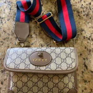 Gucci sling bag